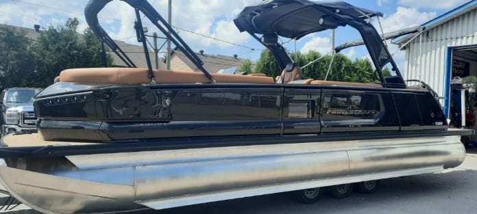 Vogue 25 RL, 350hp V10 DTS, performance