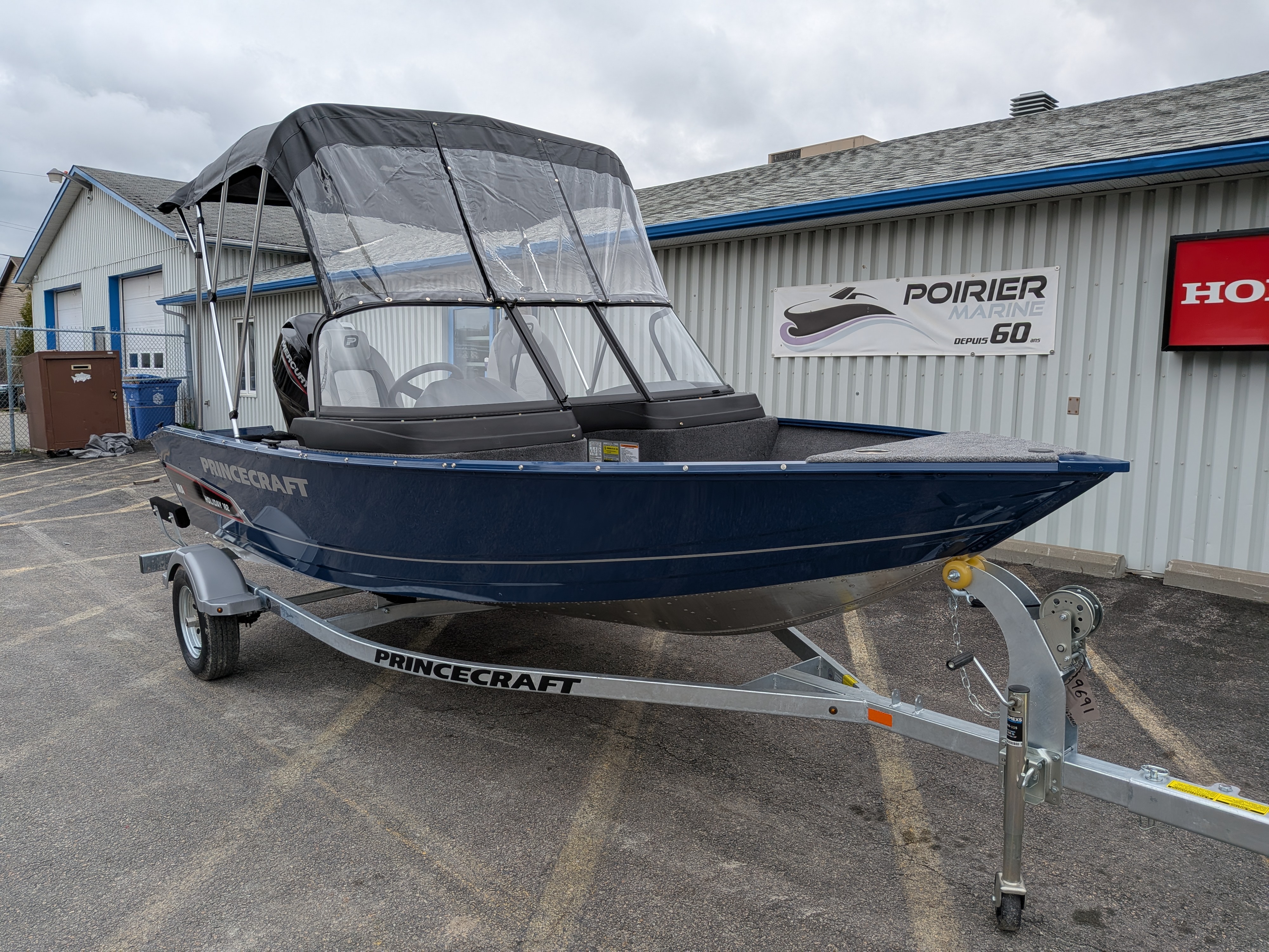 2026 Holiday 162 WS MAX, 60HP, remorque